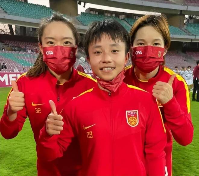 关于中国羽毛球队爆冷英格兰羽毛球队,戴资颖完成帽子戏法的信息 关于中国羽毛球队爆冷英格兰羽毛球队,戴资颖完成帽子戏法的信息