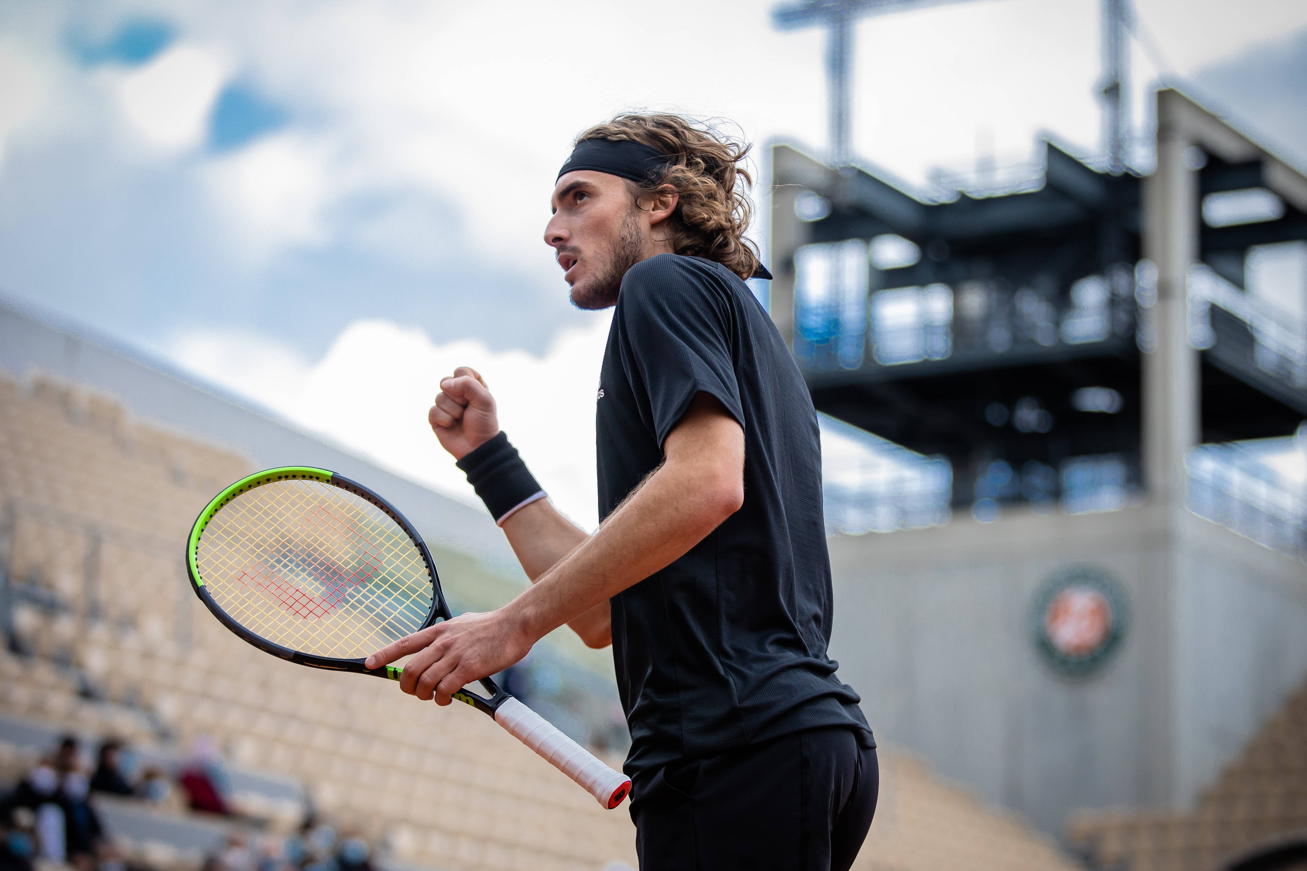 世界网球队绝杀法国网球队,西西帕斯惊艳世界的简单介绍 世界网球队绝杀法国网球队,西西帕斯惊艳世界的简单介绍