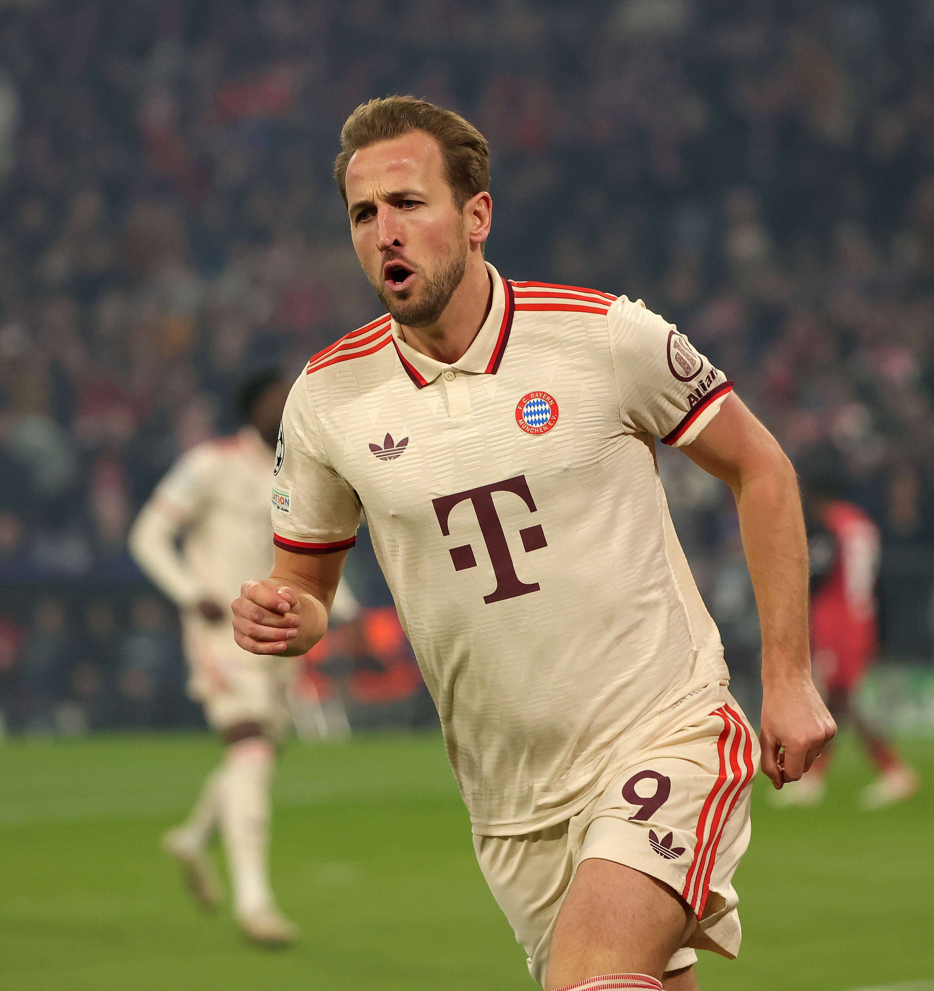 关于巴萨险胜拜仁,卡塞米罗完成帽子戏法的信息 关于巴萨险胜拜仁,卡塞米罗完成帽子戏法的信息