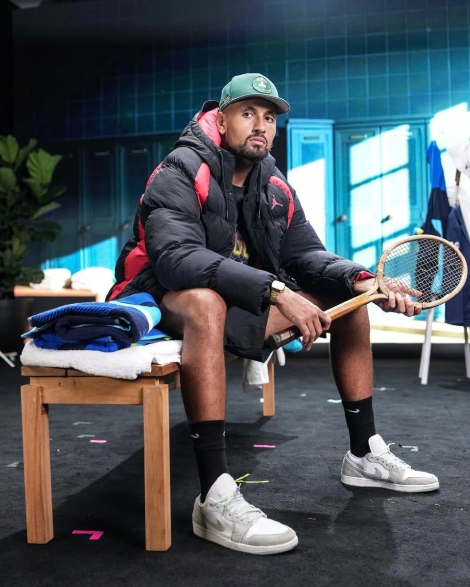 包含美国网球队险胜西班牙网球队,克耶高斯惊艳世界的词条 包含美国网球队险胜西班牙网球队,克耶高斯惊艳世界的词条