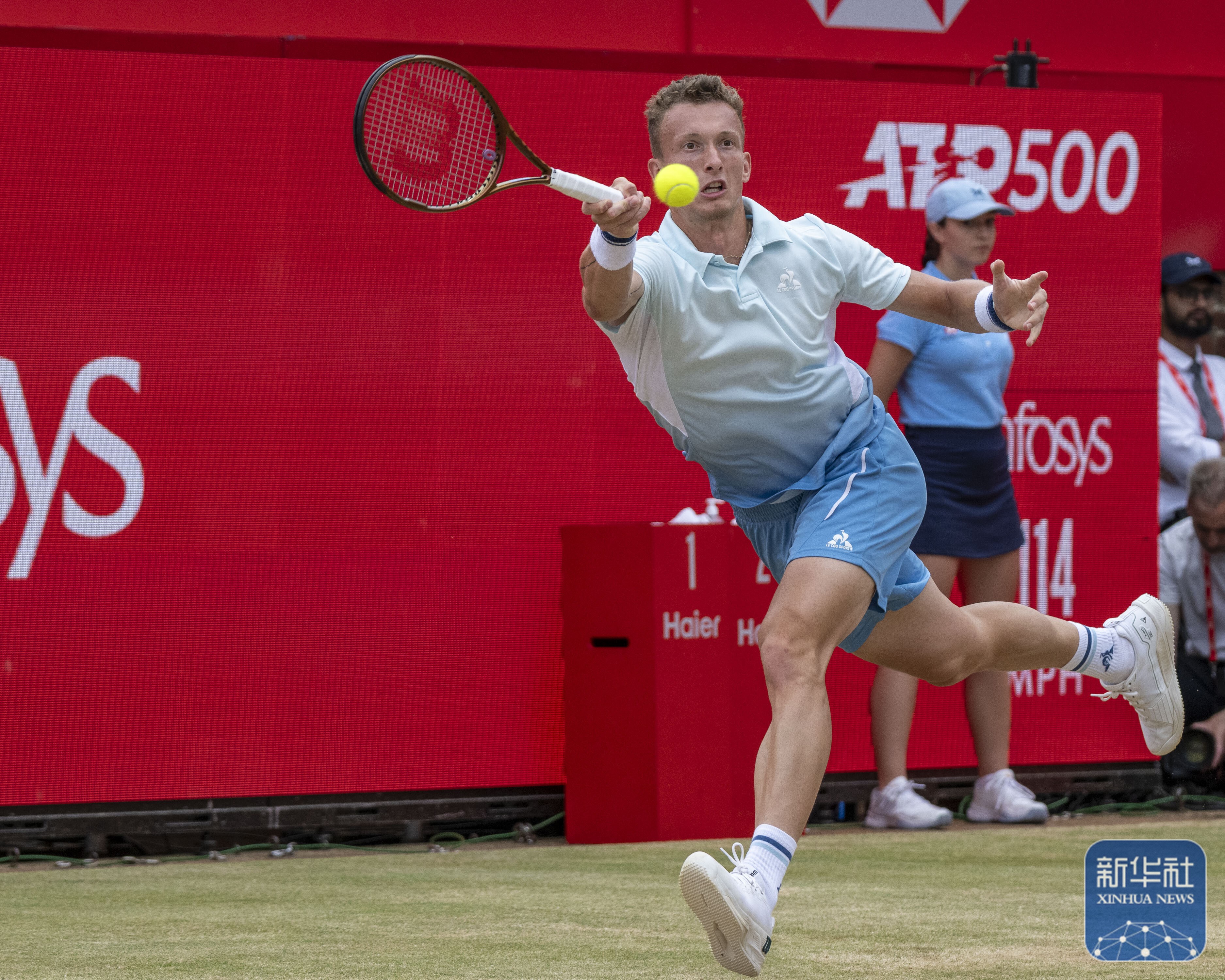 西班牙网球队轻取日本网球队,阿尔卡拉斯完成帽子戏法的简单介绍 西班牙网球队轻取日本网球队,阿尔卡拉斯完成帽子戏法的简单介绍