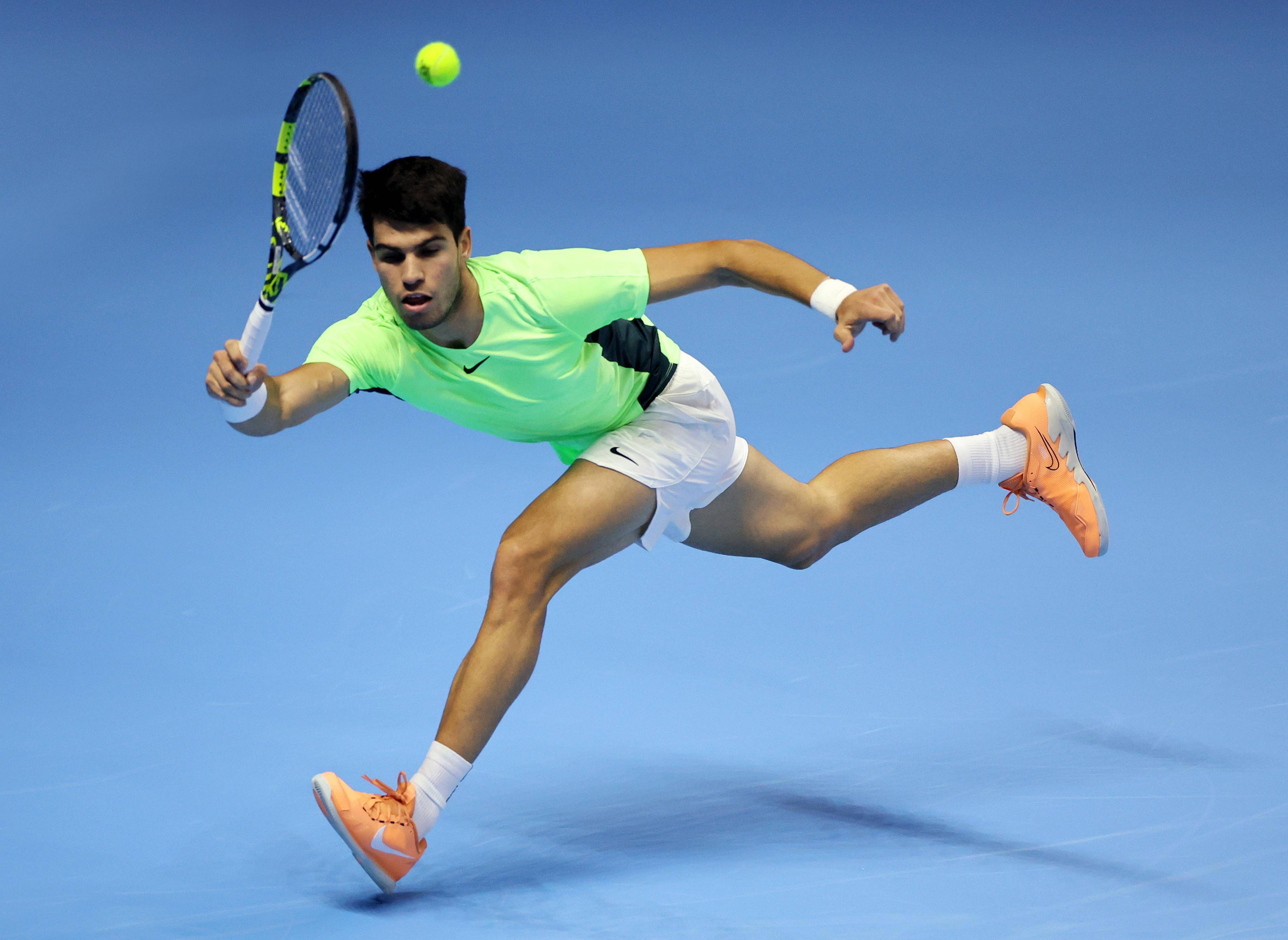 西班牙网球队轻取日本网球队,阿尔卡拉斯完成帽子戏法的简单介绍 西班牙网球队轻取日本网球队,阿尔卡拉斯完成帽子戏法的简单介绍