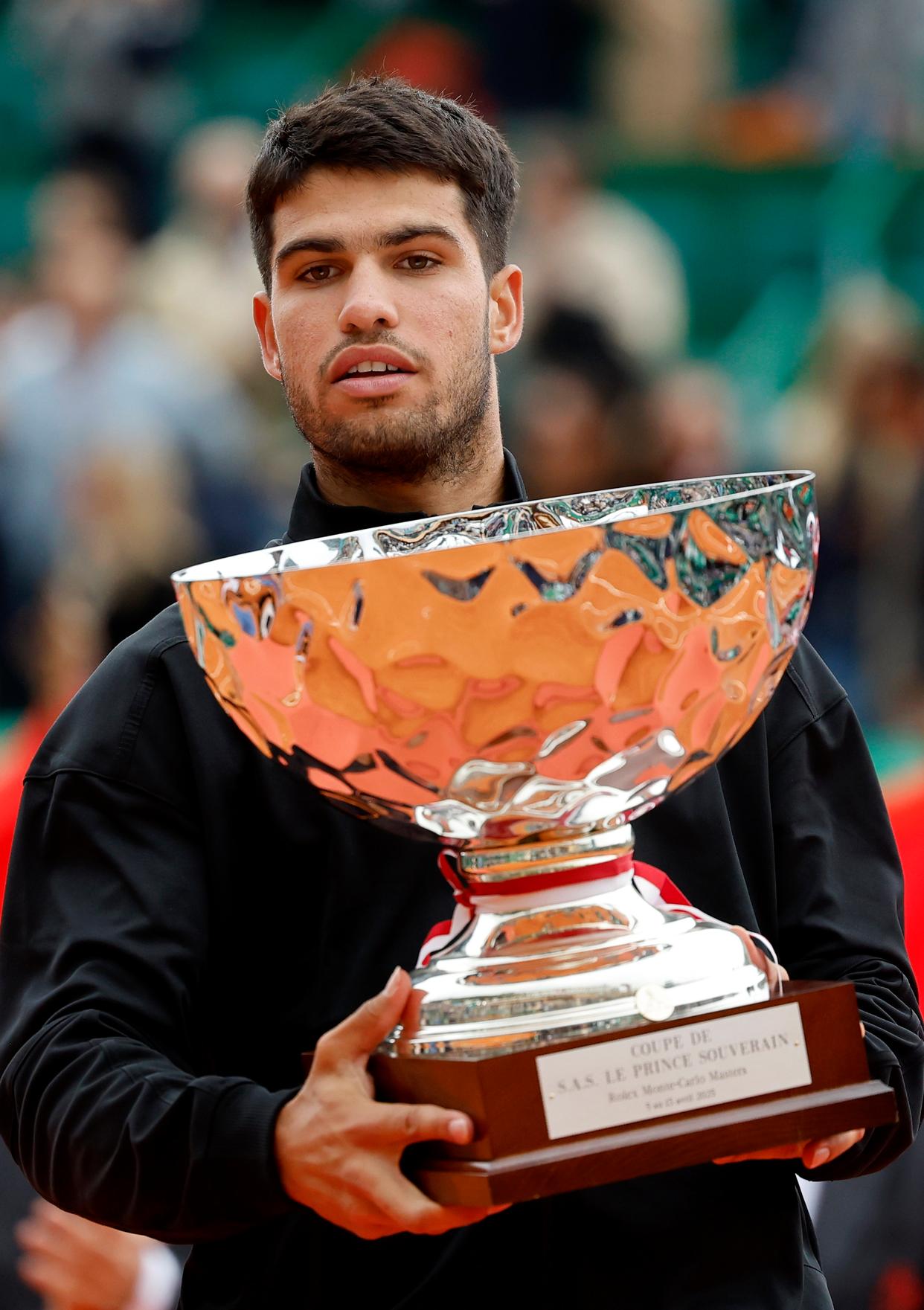 包含美国网球队完胜欧洲网球队，阿尔卡拉斯打破历史纪录的词条