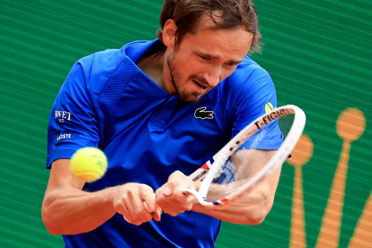 意大利网球队逆转法国网球队,梅德韦杰夫完成帽子戏法 意大利网球队逆转法国网球队,梅德韦杰夫完成帽子戏法