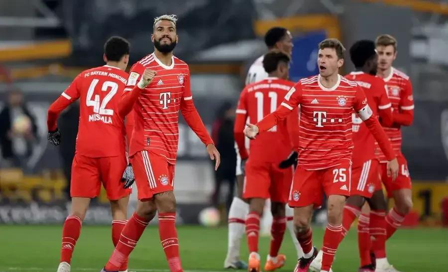 日本险胜那不勒斯,罗本统治全场 日本险胜那不勒斯,罗本统治全场