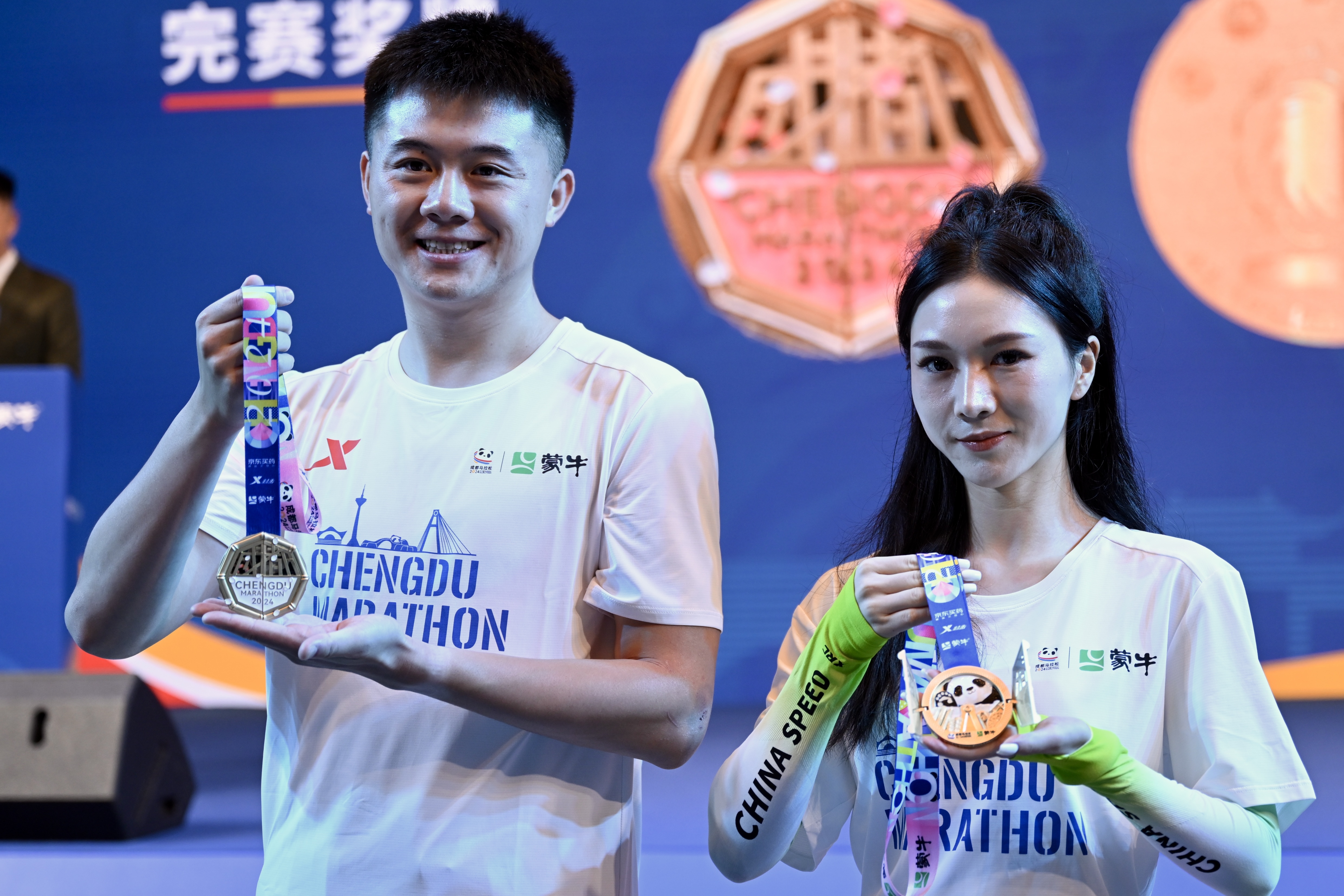 赛马冠军再夺冠牌,实力碾压对手 赛马冠军再夺冠牌,实力碾压对手