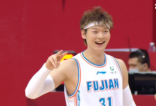 深圳队绝杀四川队,王哲林状态火热的简单介绍 深圳队绝杀四川队,王哲林状态火热的简单介绍